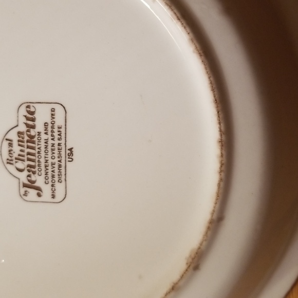 Royal China "American Farm Scene " Currier & Ives Pie Plate - Picture 12 of 16